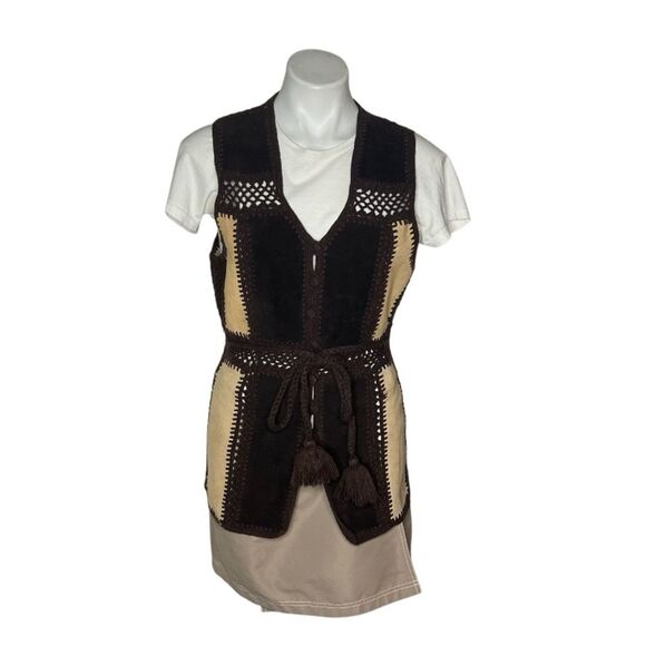 VINTAGE Suede Vest Patchwork Crochet Knit Button Front Tie Belt Size Medium - Picture 1 of 10